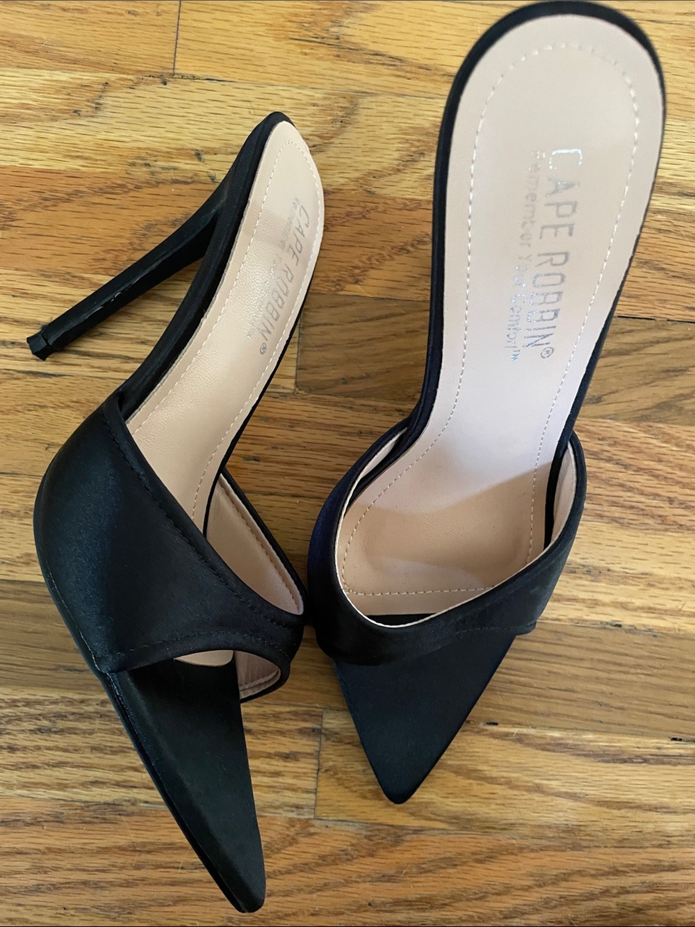Cape Robbin Black Pointed Toe Slide Mules